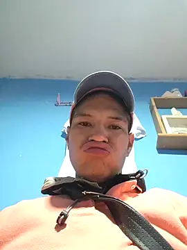 Ojitosbrrr online show from 4, 11, 2025