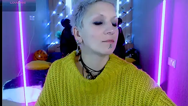 Snapshot of Sweet-n-Strong chatting on 28, 10, 2025 Sweet-n-Strong online show from 28, 10, 2025