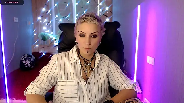 Snapshot of Sweet-n-Strong chatting on 7, 11, 2025 Sweet-n-Strong online show from 7, 11, 2025