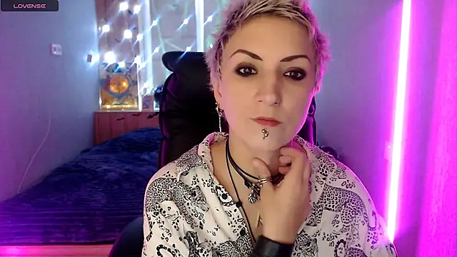 Snapshot of Sweet-n-Strong chatting on 21, 11, 2025 Sweet-n-Strong online show from 21, 11, 2025