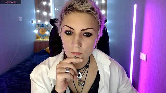 Snapshot of Sweet-n-Strong chatting on 24, 11, 2025 Sweet-n-Strong online show from 24, 11, 2025