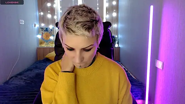 Snapshot of Sweet-n-Strong chatting on 25, 11, 2025 Sweet-n-Strong online show from 25, 11, 2025