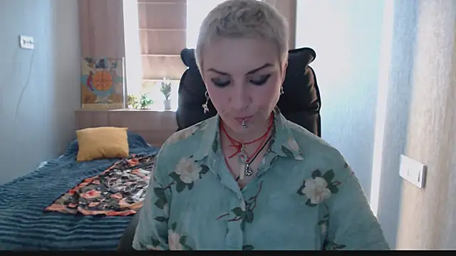 Snapshot of Sweet-n-Strong chatting on 12, 6, 2026 Sweet-n-Strong online show from 12, 6, 2026