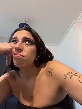 Snapshot of gigi333regi chatting on 25, 2, 2026 gigi333regi online show from 25, 2, 2026