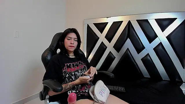 CloePerson online show from 28, 11, 2025