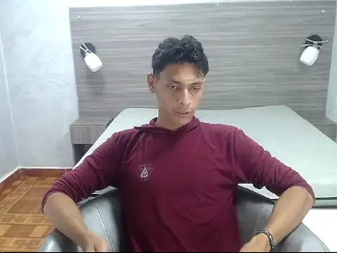 wiltom  online show from 2, 11, 2025