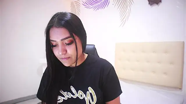 Isabelle Lane online show from 2, 12, 2025