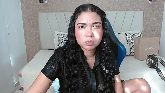 Snapshot of AliceSmity_ chatting on 6, 1, 2026 AliceSmity online show from 6, 1, 2026