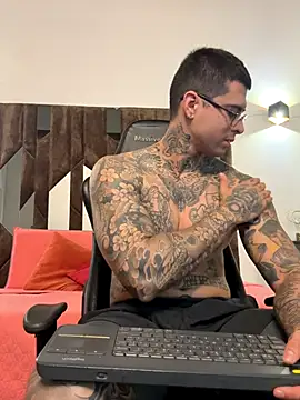 MATEO DILUCA online show from 18, 11, 2025