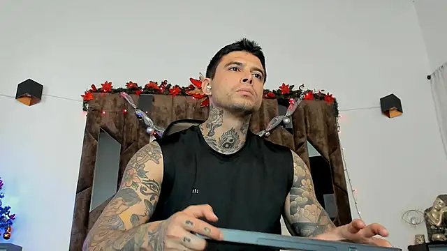 Snapshot of MATEO_DILUCA chatting on 23, 12, 2025 MATEO DILUCA online show from 23, 12, 2025