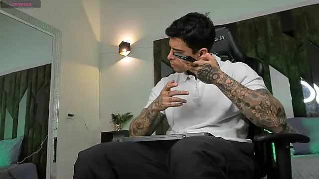 Snapshot of MATEO_DILUCA chatting on 4, 2, 2026 MATEO DILUCA online show from 4, 2, 2026