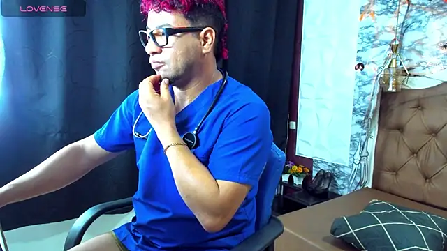 Snapshot of Steven_Thosom chatting on 27, 10, 2025 Steven Thosom online show from 27, 10, 2025