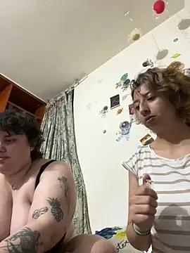 Snapshot of Ellie_Raven chatting on 28, 10, 2025 Ellie Raven online show from 28, 10, 2025