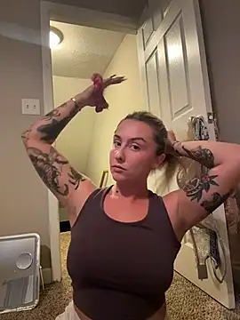 Snapshot of bratfigure chatting on 30, 10, 2025 bratfigure online show from 30, 10, 2025