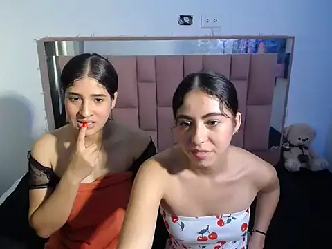 Snapshot of melannee_jop chatting on 25, 10, 2025 melannee jop online show from 25, 10, 2025