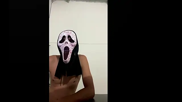 Snapshot of Emel199923 chatting on 25, 10, 2025 Emel199923 online show from 25, 10, 2025