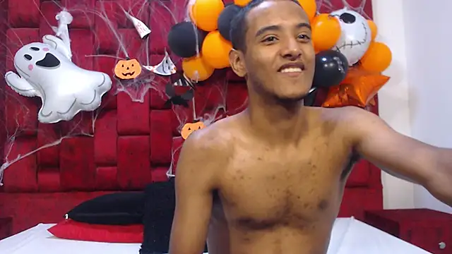 Snapshot of Tommy_22CM chatting on 29, 10, 2025 Tommy 22CM online show from 29, 10, 2025