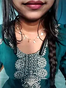 Snapshot of cute_mahi07 chatting on 4, 11, 2025 cute mahi07 online show from 4, 11, 2025