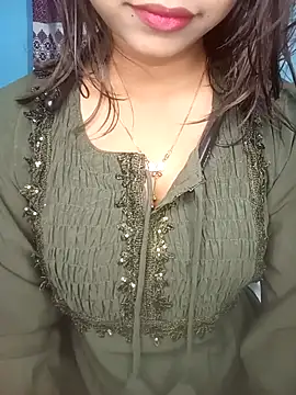 Snapshot of cute_mahi07 chatting on 20, 12, 2025 cute mahi07 online show from 20, 12, 2025