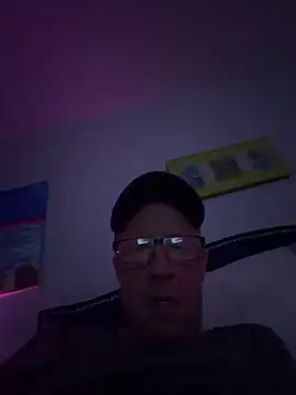 Snapshot of krisdeanbb chatting on 9, 4, 2026 krisdeanbb online show from 9, 4, 2026