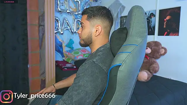 Snapshot of Tiler_wolker chatting on 9, 1, 2026 Tiler wolker online show from 9, 1, 2026