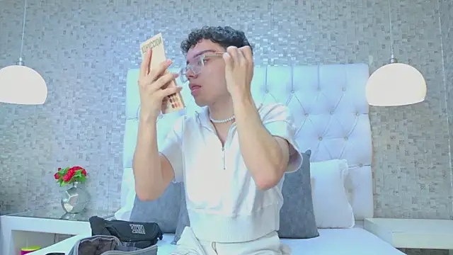 DylanThompsonn online show from 26, 10, 2025
