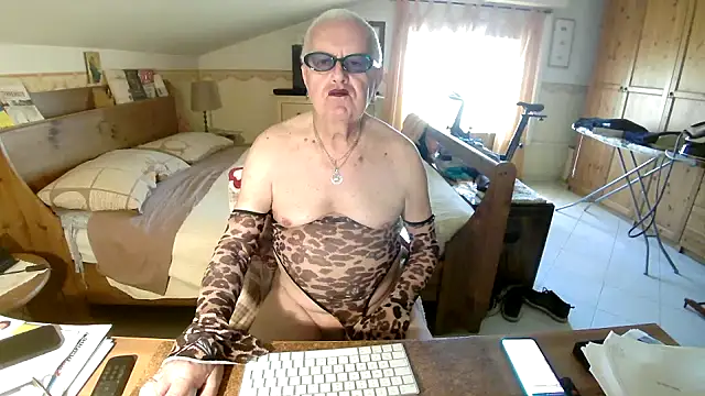 Sissypat53 online show from 9, 6, 2026