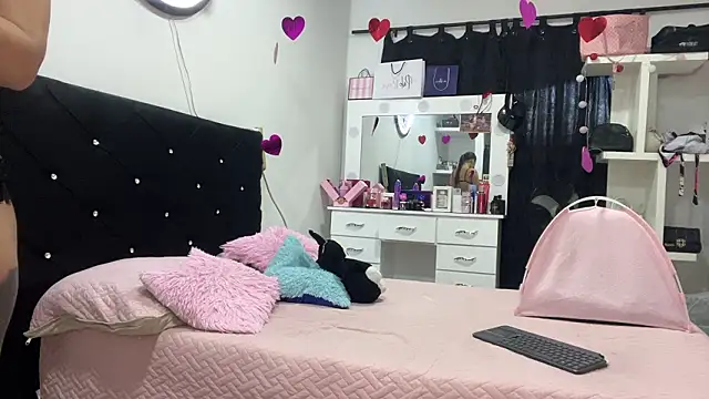 Hot2gether69 online show from 14, 2, 2026