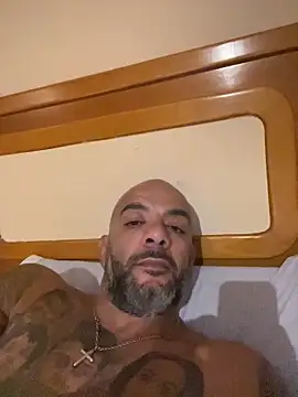 Snapshot of latino2211 chatting on 26, 10, 2025 latino2211 online show from 26, 10, 2025