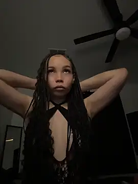 Snapshot of nikkiloveee chatting on 14, 6, 2026 nikkiloveee online show from 14, 6, 2026