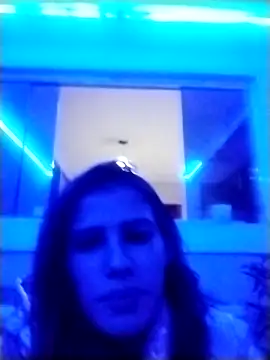 Snapshot of larah4 chatting on 26, 10, 2025 larah4 online show from 26, 10, 2025
