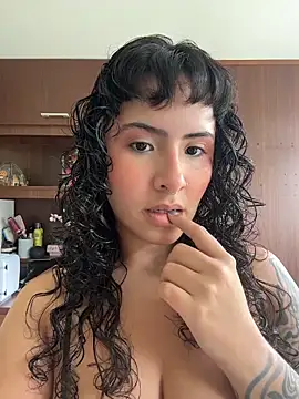 Snapshot of SugarTroubl33 chatting on 6, 4, 2026 SugarTroubl33 online show from 6, 4, 2026
