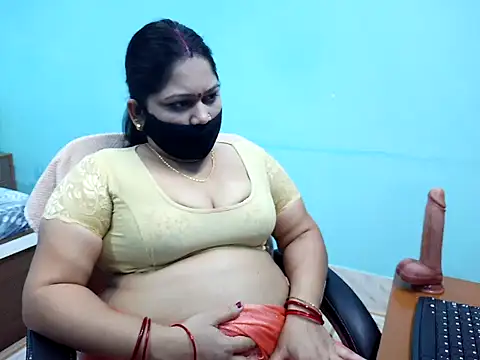 Snapshot of SWEETY_RANI chatting on 7, 4, 2026 SWEETY RANI online show from 7, 4, 2026