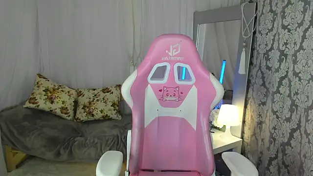 Snapshot of May_Yam chatting on 13, 4, 2026 May Yam online show from 13, 4, 2026