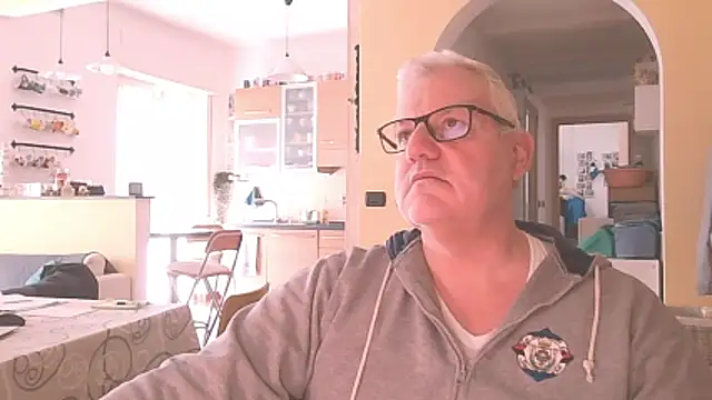 Snapshot of Diegoriv71 chatting on 3, 4, 2026 Diegoriv71 online show from 3, 4, 2026