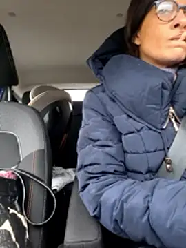 Piediniecollant online show from 24, 11, 2025