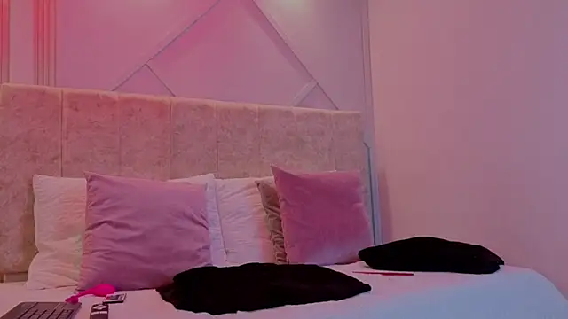 Scarlett  lace online show from 16, 12, 2025