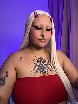 Snapshot of pinkbaddie777 chatting on 4, 4, 2026 pinkbaddie777 online show from 4, 4, 2026