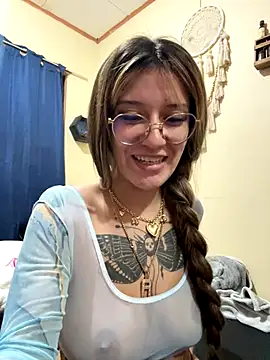 Snapshot of xsuusy chatting on 27, 10, 2025 xsuusy online show from 27, 10, 2025