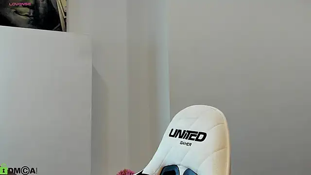 Melanie Ryer online show from 22, 12, 2025