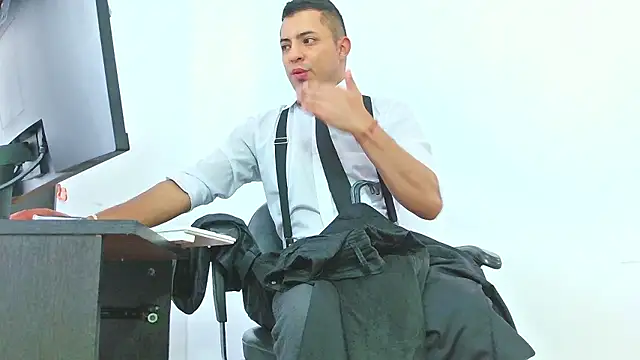 Snapshot of Mike_Fetiche chatting on 13, 1, 2026 Mike Fetiche online show from 13, 1, 2026