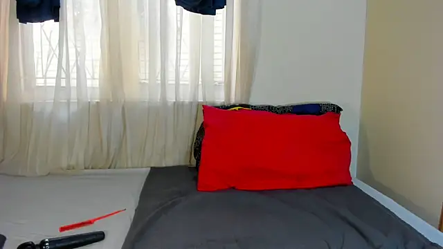 ThickLeeyanaXX online show from 15, 6, 2026