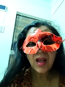 Snapshot of LOVE__RANI chatting on 11, 4, 2026 LOVE RANI online show from 11, 4, 2026