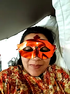 Snapshot of LOVE__RANI chatting on 5, 5, 2026 LOVE RANI online show from 5, 5, 2026