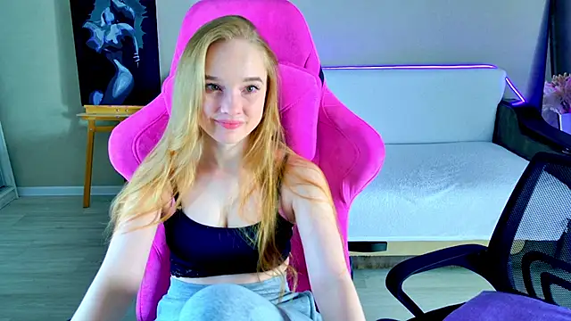 Snapshot of Shawty_Mia chatting on 25, 3, 2026 Shawty Mia online show from 25, 3, 2026