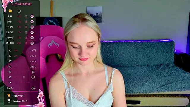 Snapshot of Shawty_Mia chatting on 8, 4, 2026 Shawty Mia online show from 8, 4, 2026