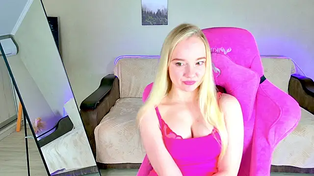 Snapshot of Shawty_Mia chatting on 18, 4, 2026 Shawty Mia online show from 18, 4, 2026