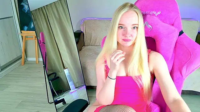 Snapshot of Shawty_Mia chatting on 18, 4, 2026 Shawty Mia online show from 18, 4, 2026