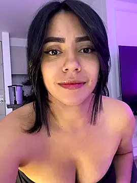 Snapshot of Sara-215 chatting on 15, 11, 2025 Sara-215 online show from 15, 11, 2025