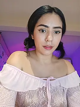Snapshot of Sara-215 chatting on 9, 3, 2026 Sara-215 online show from 9, 3, 2026